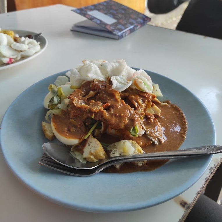 Gado Gado & Ayam Geprek Cargo Bandara - Jayawijaya, Papua