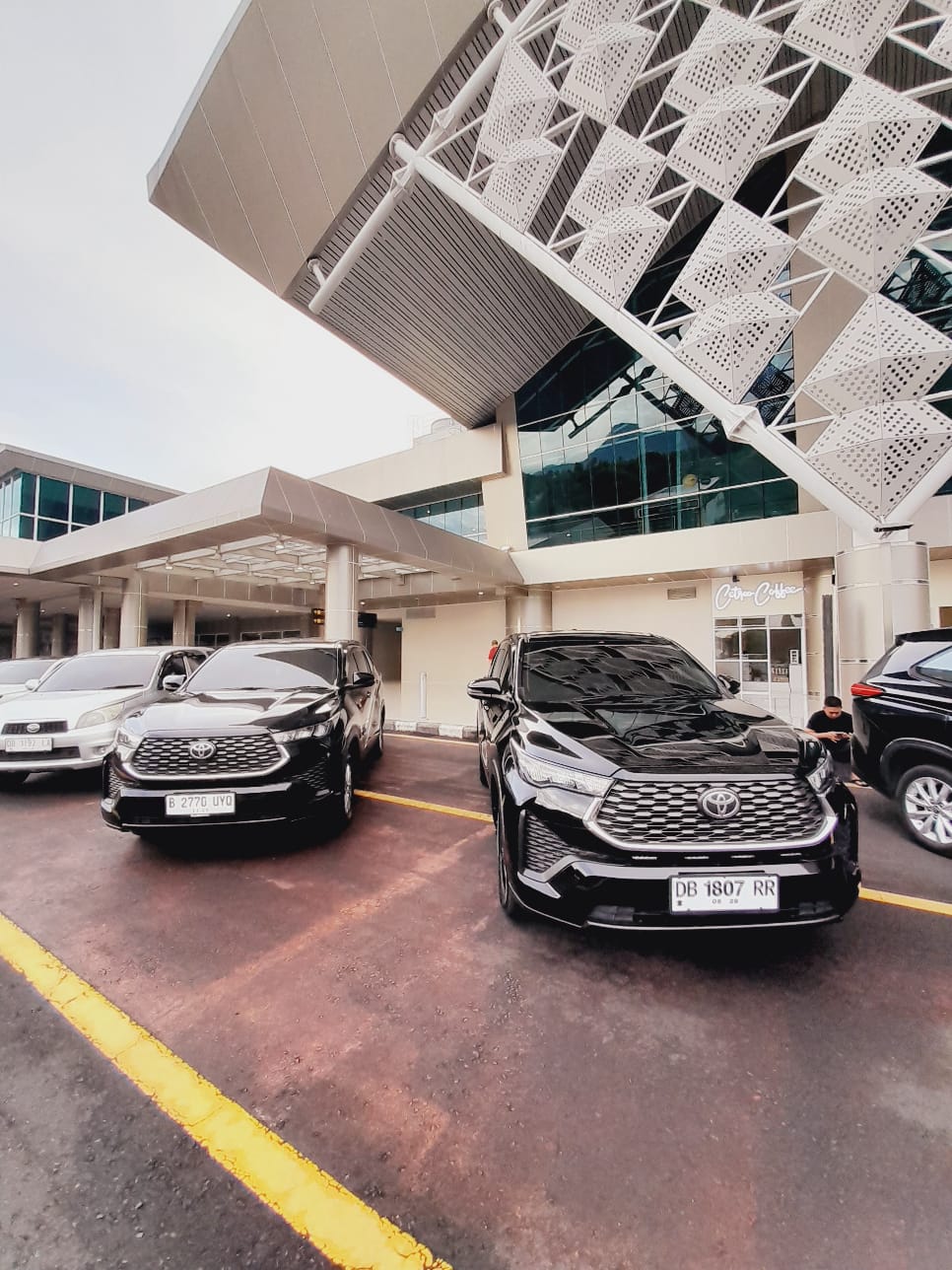 Yenri Rent Car Rental Mobil Manado Sulawesi Utara