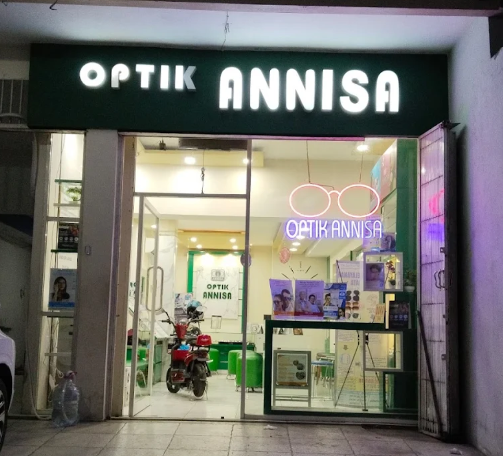 Optik Anissa - Trenggalek, Jawa Timur