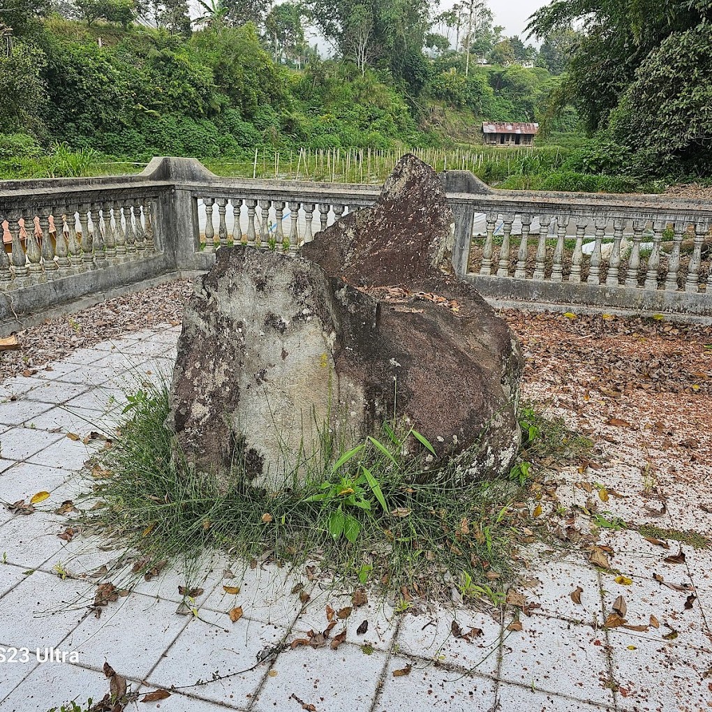 Monumen Batu Palano dan Makam Pahlawan - Agam, Sumatera Barat