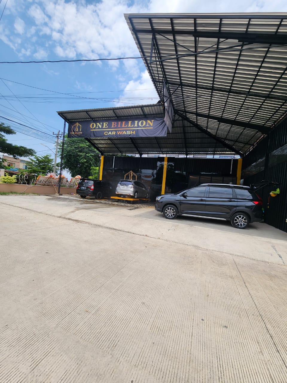 One Billion Car Wash Brebes 