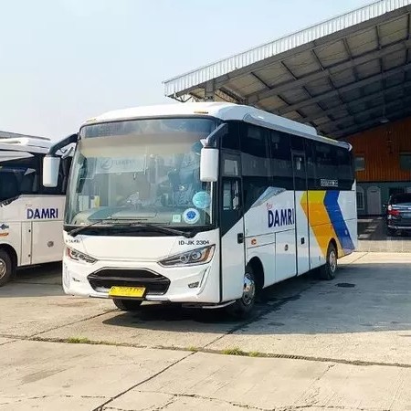 Terminal Bus Damri - Padang, Sumatera Barat