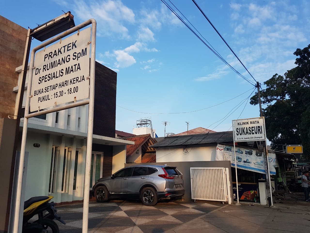 Klinik Mata Sukaseuri dr. Rumiang, SpM - Karawang, Jawa Barat