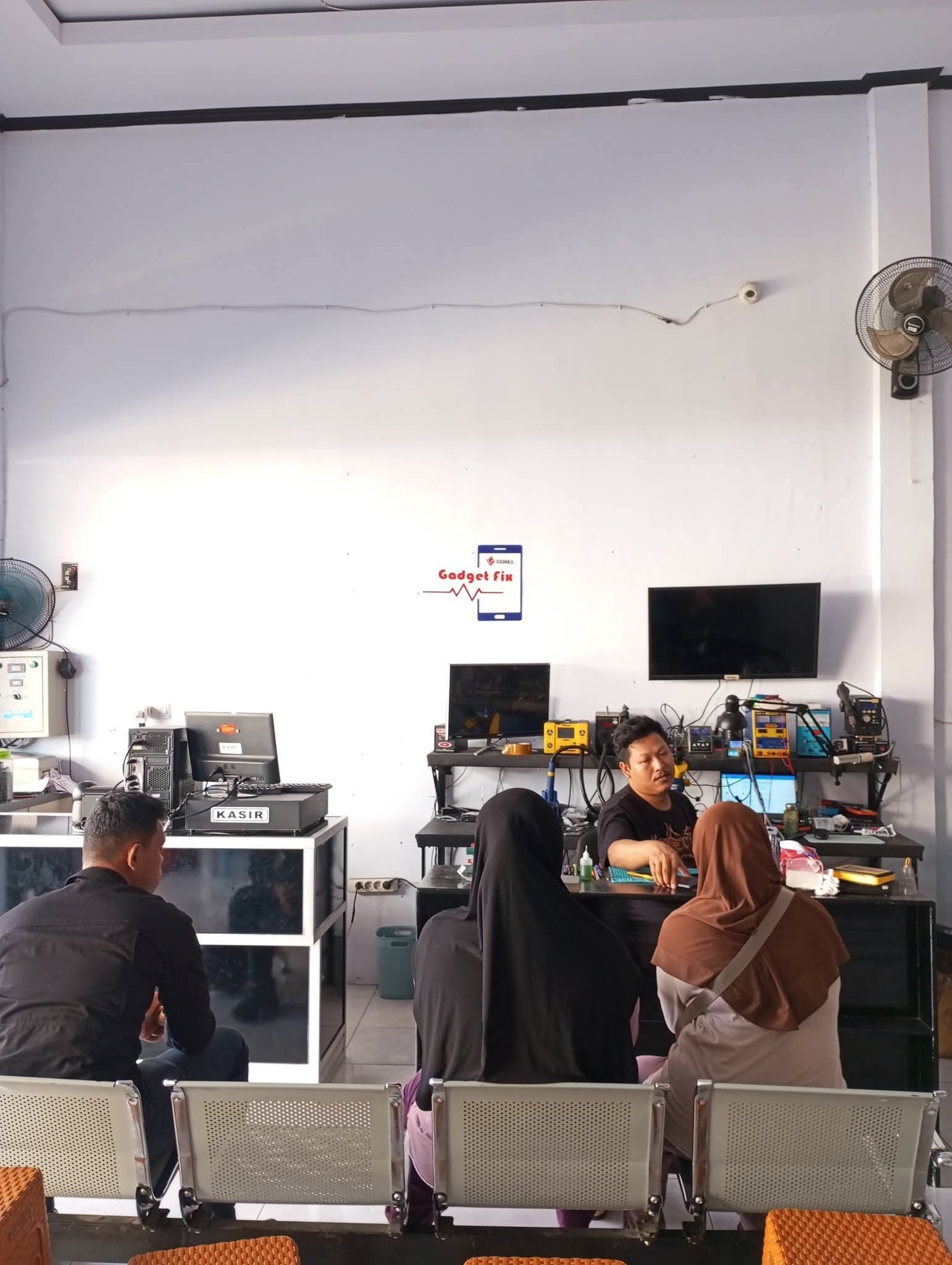 Gosel Sparepart HP & Servis HP Wanci Wakatobi