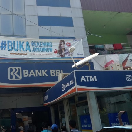 BANK BRI - Kantor Cabang Jl. Komyos Sudarso, Kota Pontianak, Kalimantan Barat