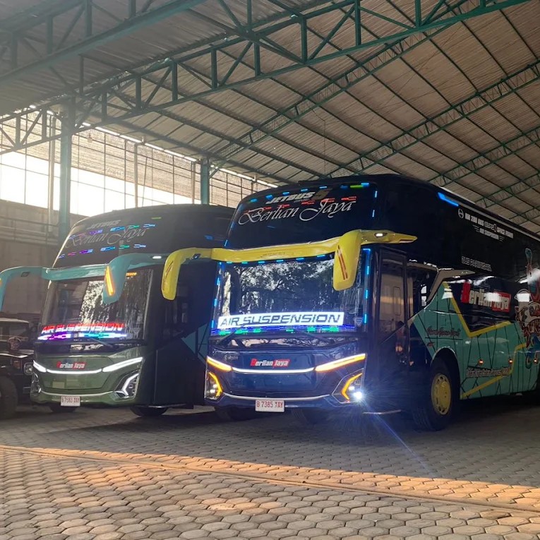 Garasi Pusat PO Berlian Jaya - Kudus, Jawa Tengah Garasi Pusat PO Berlian Jaya - Kudus, Jawa Tengah