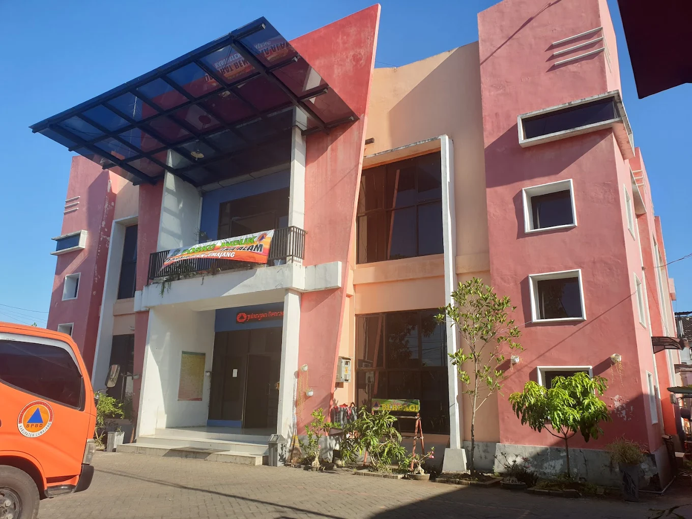 Badan Penanggulangan Bencana Daerah (BPBD) Kabupaten Lumajang Badan Penanggulangan Bencana Daerah (BPBD) Kabupaten Lumajang