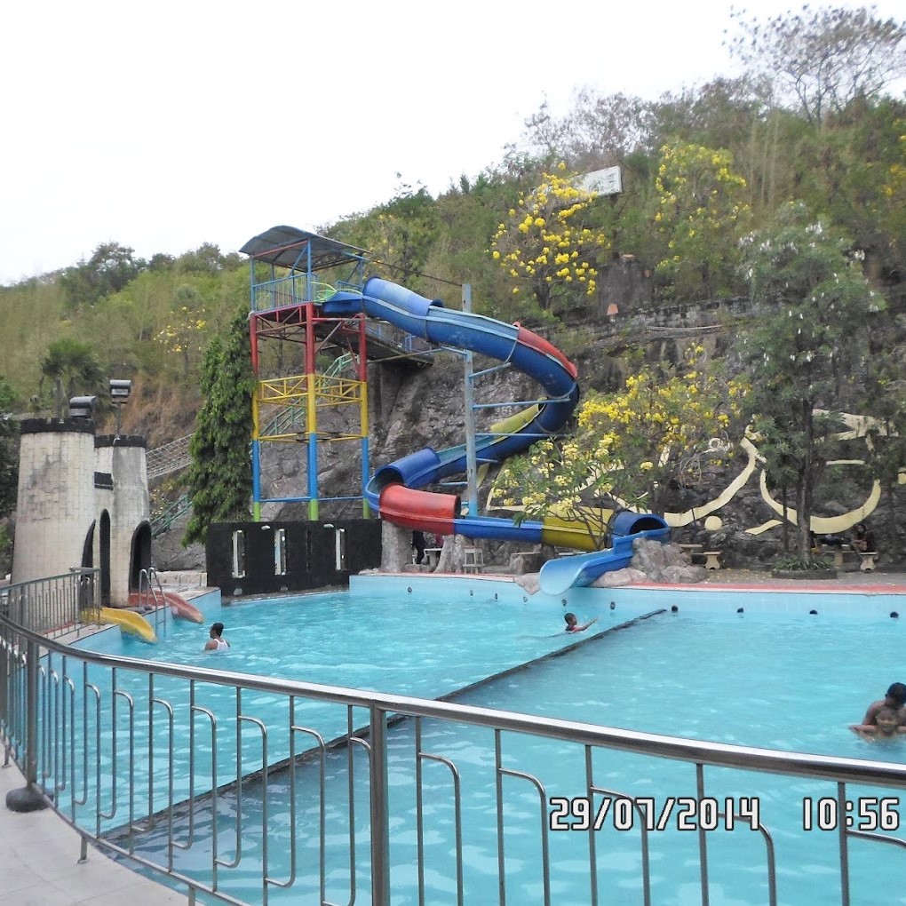 Kolam Renang Bukit Awan - Gresik, Jawa Timur