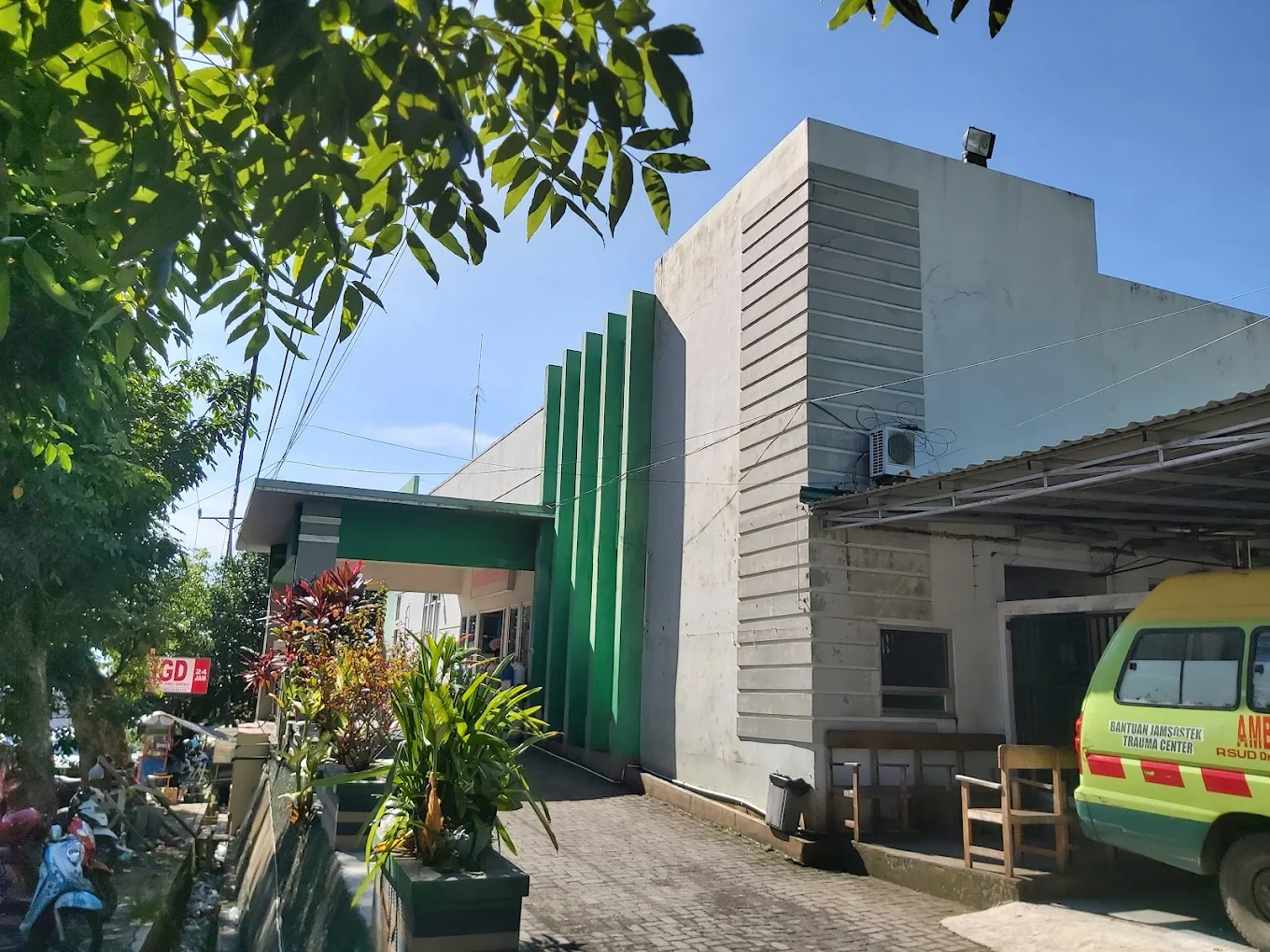 RS Chasan Bisoiri Ternate - Ternate, Maluku Utara RS Chasan Bisoiri Ternate - Ternate, Maluku Utara
