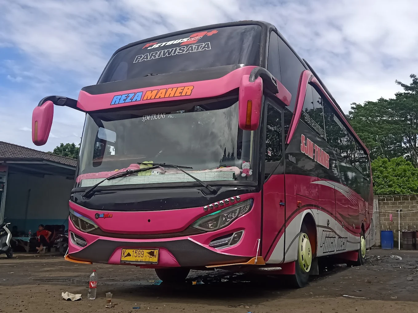 Pool Bus Pariwisata SJM Trans - Bogor, Jawa Barat