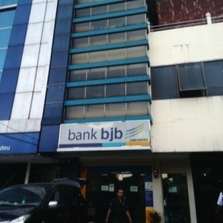 Bank BJB Kantor Cabang Pembantu Cireundeu - Tangerang Selatan, Banten