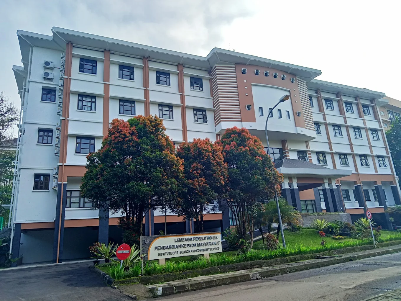 Gedung LPPM UPI - Bandung, Jawa Barat Gedung LPPM UPI - Bandung, Jawa Barat