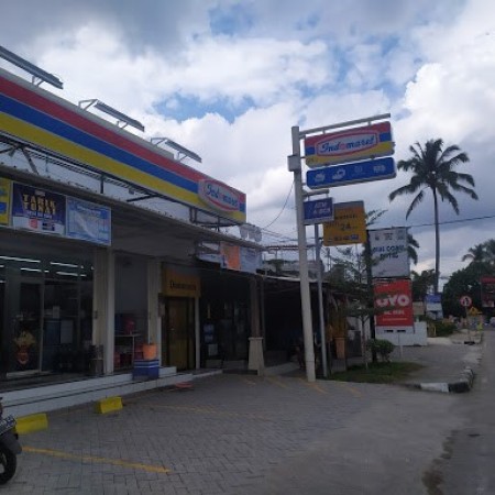 Indomaret - Jl. Raya Senggigi, Lombok Barat, Nusa Tenggara Barat