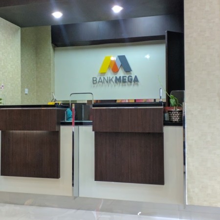 Bank Mega KK Transmart Padang