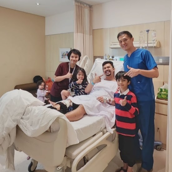 Dr. Christian Silas, SpOT Dokter Spesialis Bedah Orthopedi (Tulang Otot Sendi) - Jakarta Barat, Dki Jakarta Dr. Christian Silas, SpOT Dokter Spesialis Bedah Orthopedi (Tulang Otot Sendi) - Jakarta Barat, Dki Jakarta