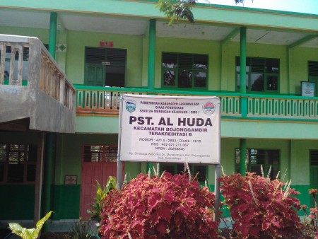 SMK Pst. Al-Huda - Bojonggambir, Tasikmalaya