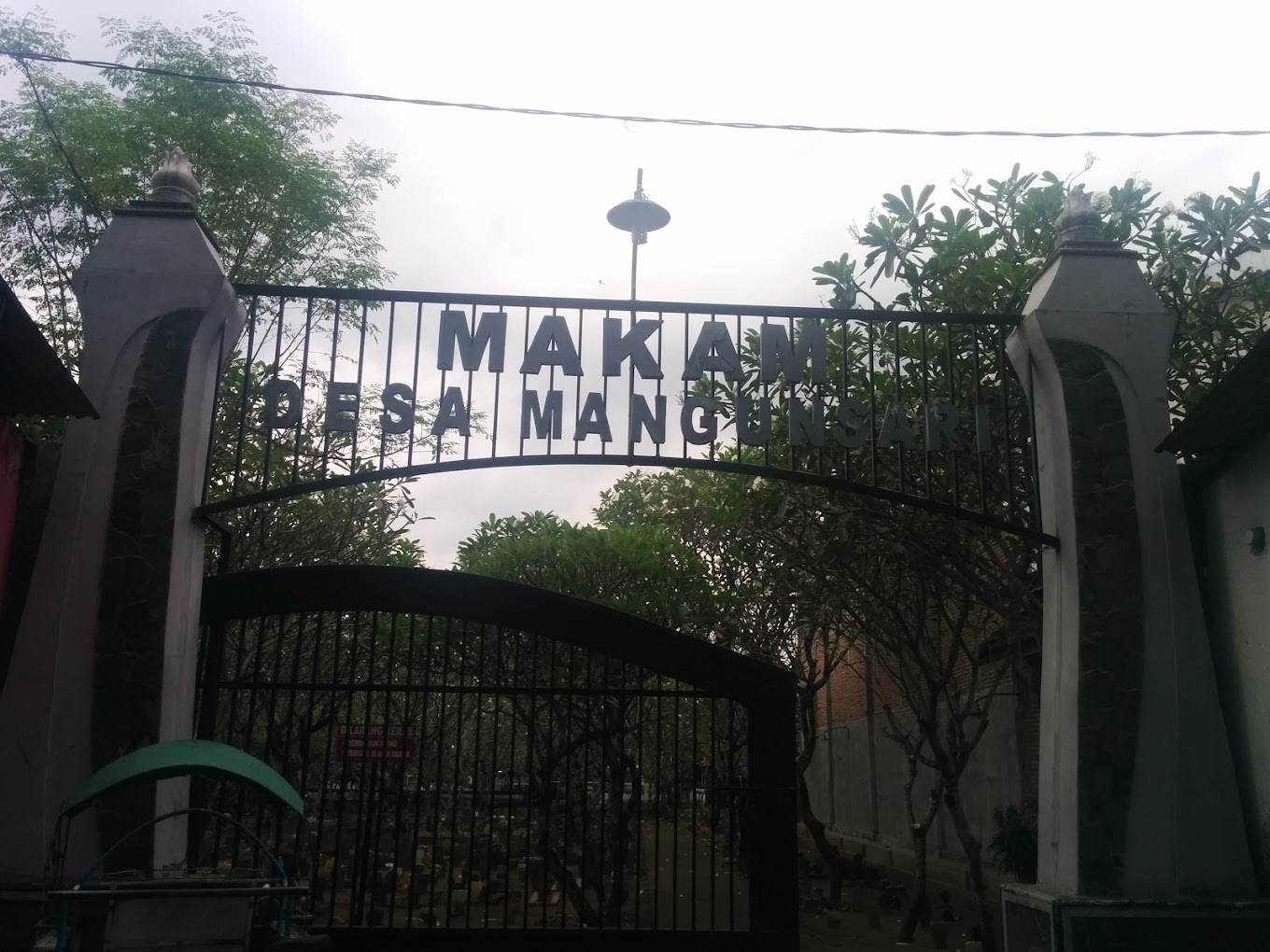 Makam Desa Mangunsari - Jalan KHR Abdul Fattah, Tulungagung, Jawa Timur Makam Desa Mangunsari - Jalan KHR Abdul Fattah, Tulungagung, Jawa Timur