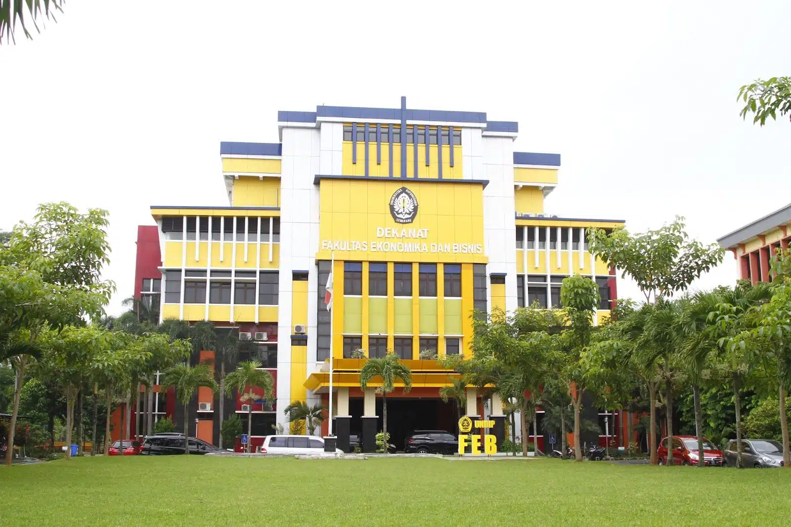 Fakultas Ekonomi dan Bisnis UNDIP - Semarang, Jawa Tengah Fakultas Ekonomi dan Bisnis UNDIP - Semarang, Jawa Tengah