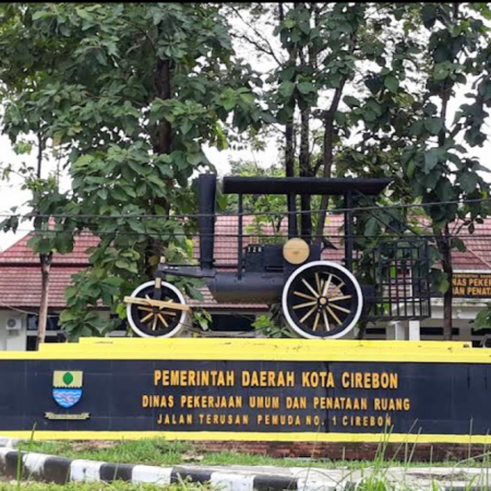 Monumen Stoomwals Kota Cirebon - Cirebon, Jawa Barat