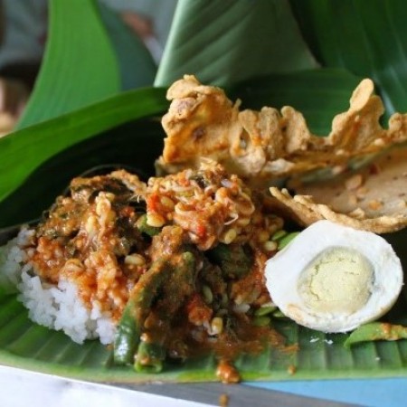 Nasi Pecel Sebelah Waringin - Surabaya, Jawa Timur