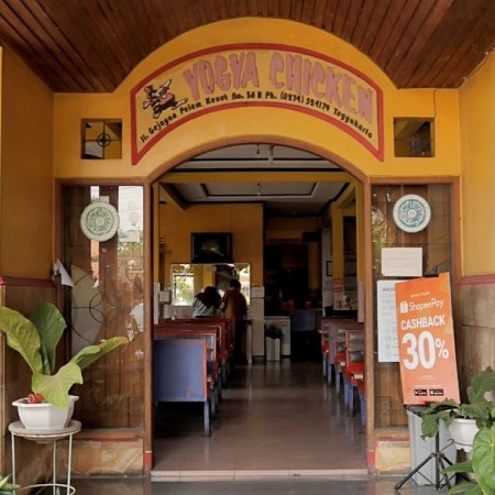 Yogya Chicken Gejayan - Yogyakarta, Yogyakarta