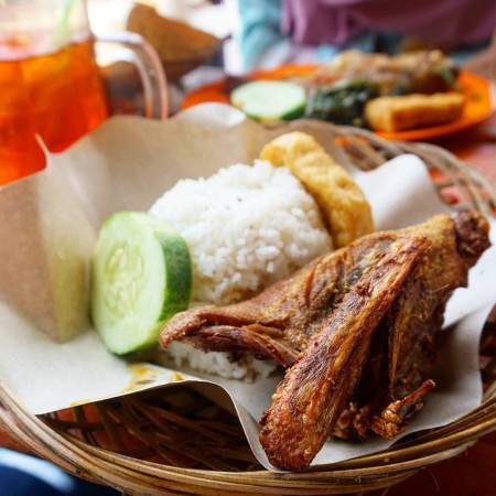 Nasi Uduk Lalapan - Makassar, Sulawesi Selatan