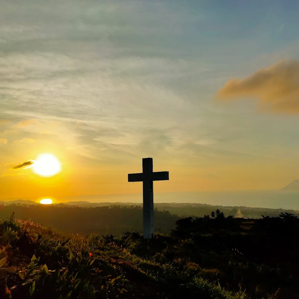 Monumen Salib Warembungan - Minahasa, Sulawesi Utara Monumen Salib Warembungan - Minahasa, Sulawesi Utara
