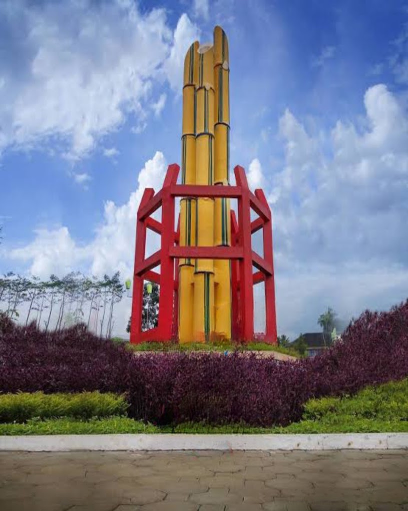 Monumen Bambu Runcing Parakan - Temanggung, Jawa Tengah