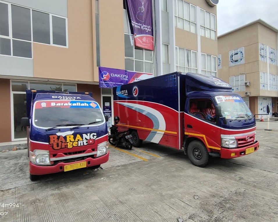 Dakota Cargo - Balikpapan, Kalimantan Timur