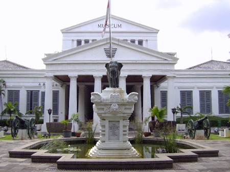 Museum Nasional Indonesia - Jakarta Pusat, Dki Jakarta